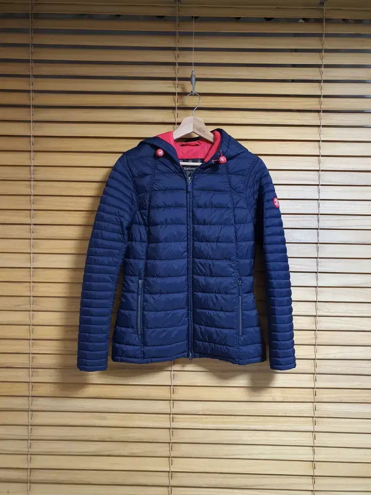 바버 Barbour 후디형  패딩 us 8 eur 38 사이즈