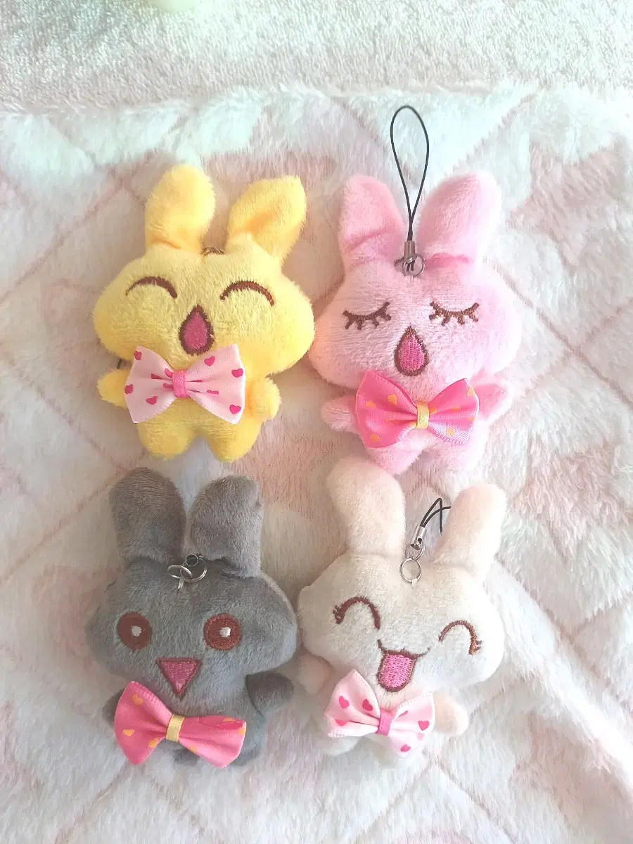 Classic phrase bunny doll keyring