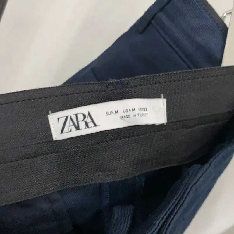 자라 ZARA 네이비 슬림핏 남자 면바지 32인치 A06919