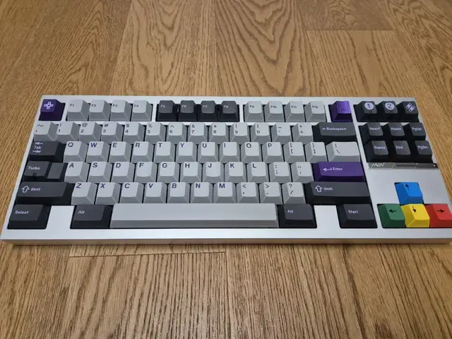 HAVEN TKL CE Silver wkl 판매합니다.