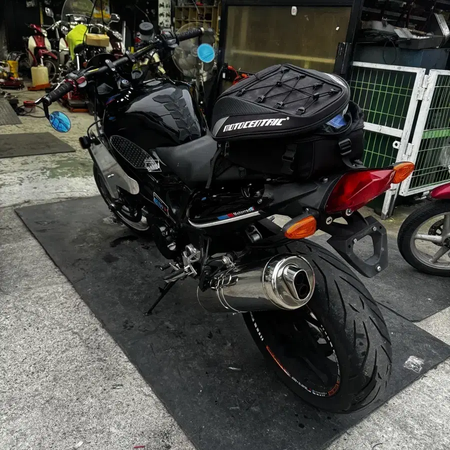 BMW F800ST 09년식 부속차 개념으로 싸게 팝니다.