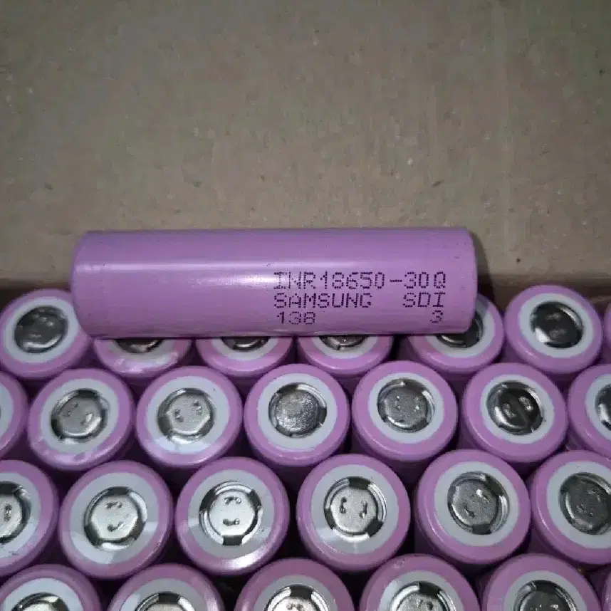 18650 SDI 고방전  30Q 3000mAh  100개