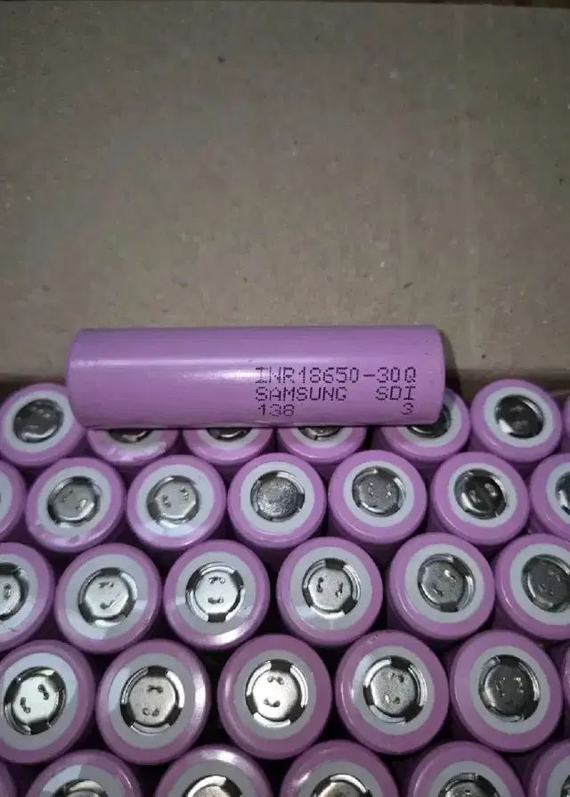 18650 SDI 고방전  30Q 3000mAh  100개