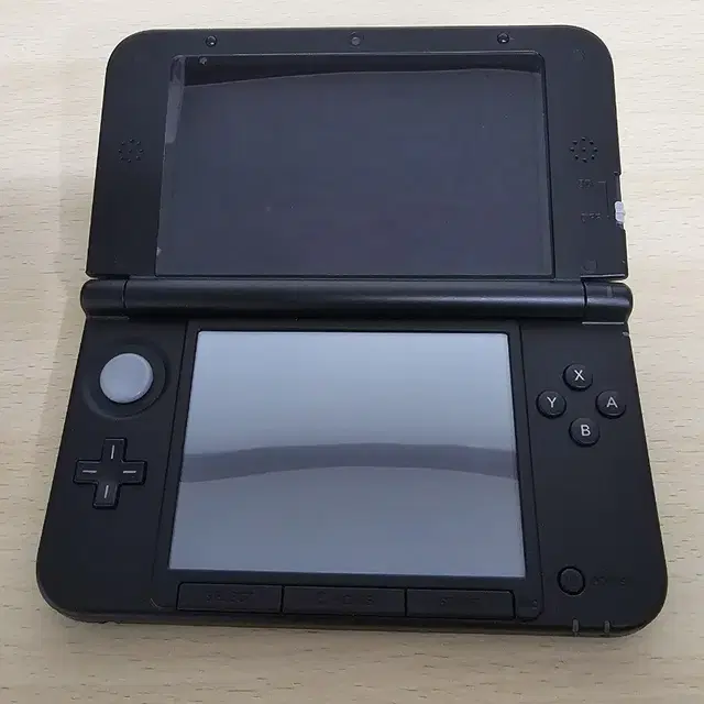 닌텐도 3DS XL (구 큰다수) 포켓몬 뱅크, 오메가 루비 칩 포함