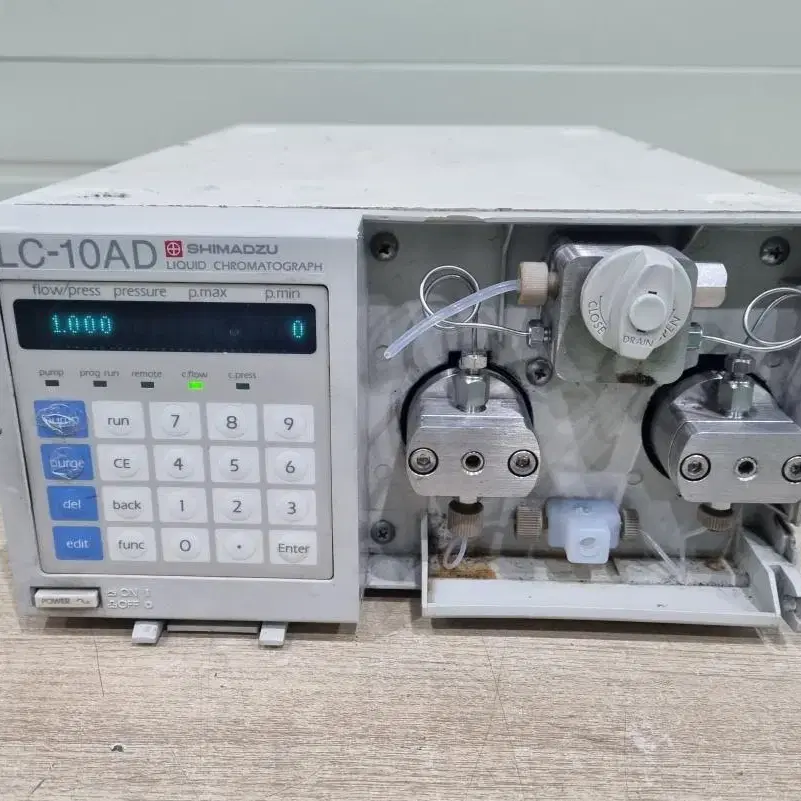 Shimadzu LC-10AD Liquid Chromatograph