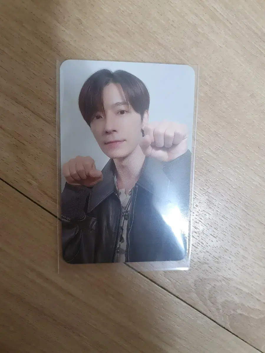 Super Junior's Diane concert photocard donghae