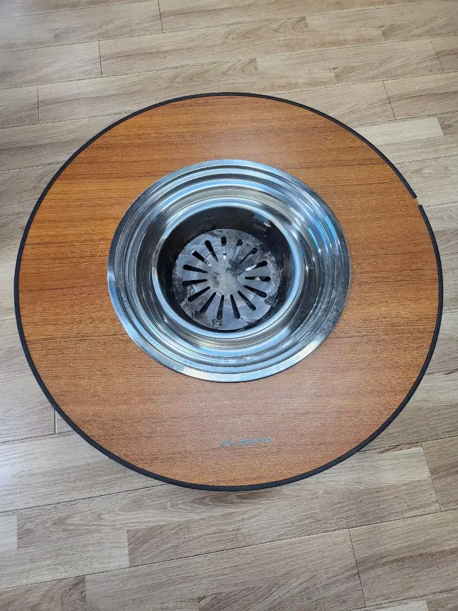 (sold)Bicinna Camping Folding Round Table