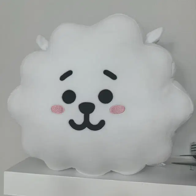 BT21 알제이 쿠션