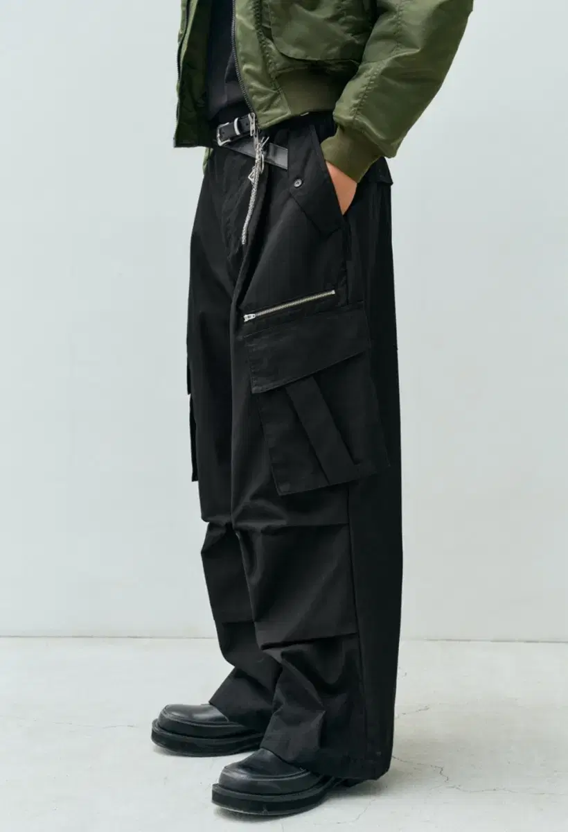 MINAV_ Maxi wide cargo utility pants black_L