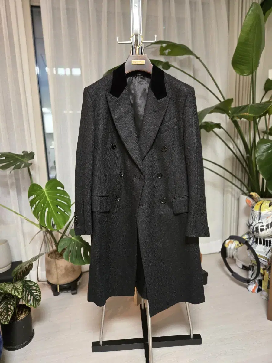 Tom Ford New Cool Cashmere Blend Herringbone Double Coat in Size 48