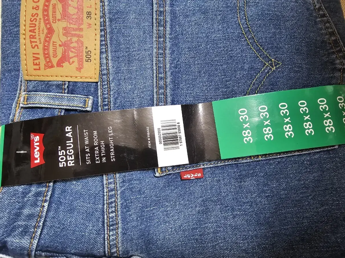 Levi's505 New(36Recommended) 38*30New with tags, never worn unsealed package