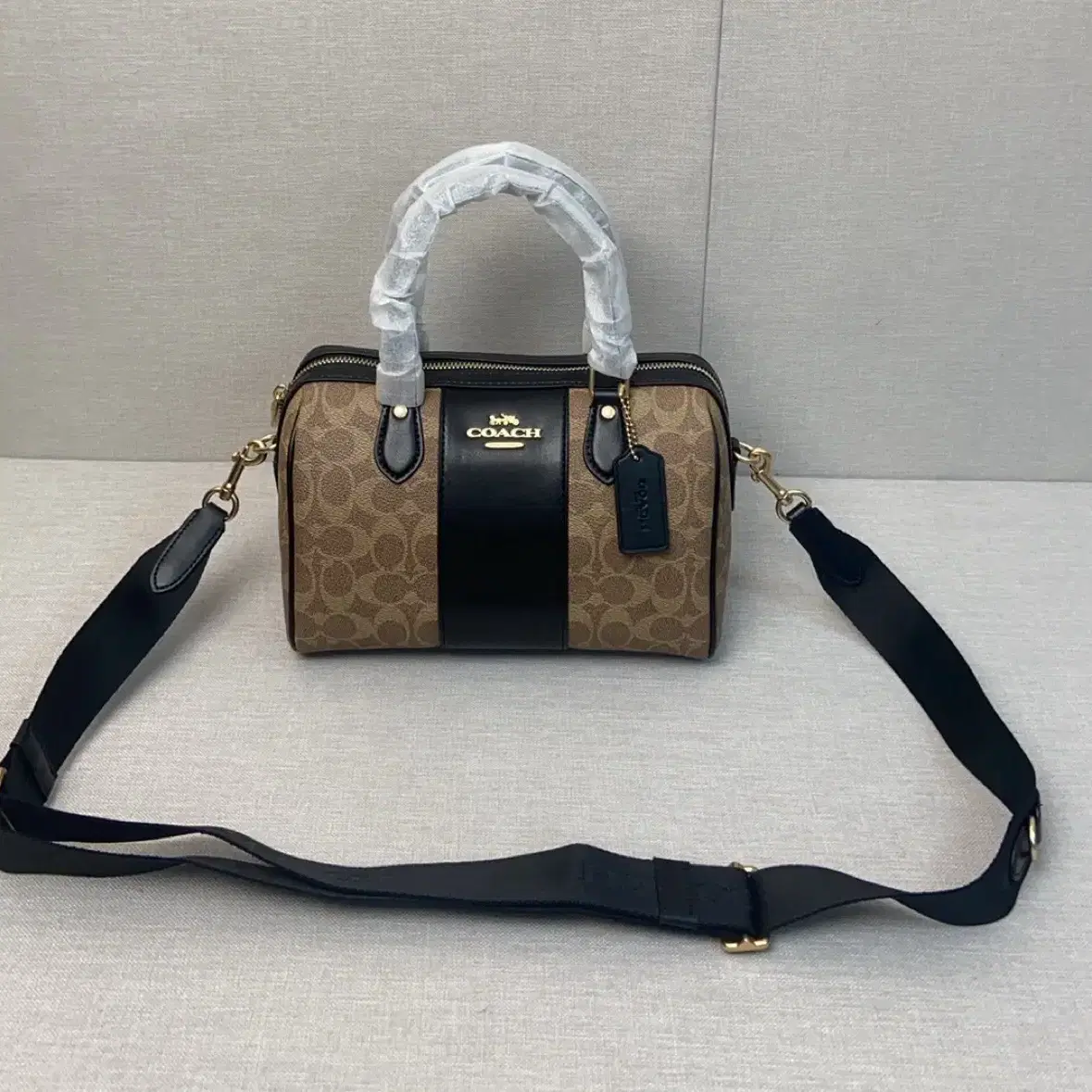 코치 COACH CW376 여자 가방 시그니처 Rowan 사첼 토트 크로