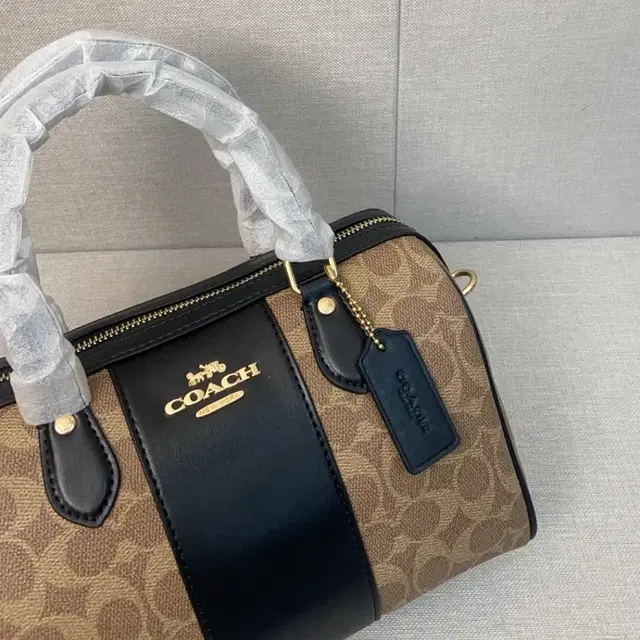 코치 COACH CW376 여자 가방 시그니처 Rowan 사첼 토트 크로