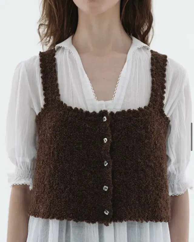 비아플레인 Via Bonny short knit vest