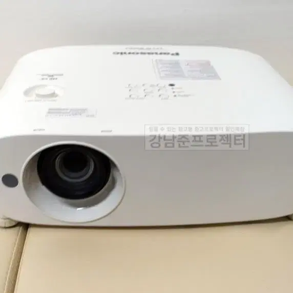 파나소닉 PT-VZ570 세미단초점 5000안시 풀HD 중고 빔프로젝터