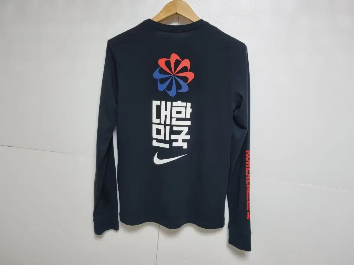 Men's M Rare Nike National Team Long Sleeve Tee T-Shirt National Team Korea Big Logo