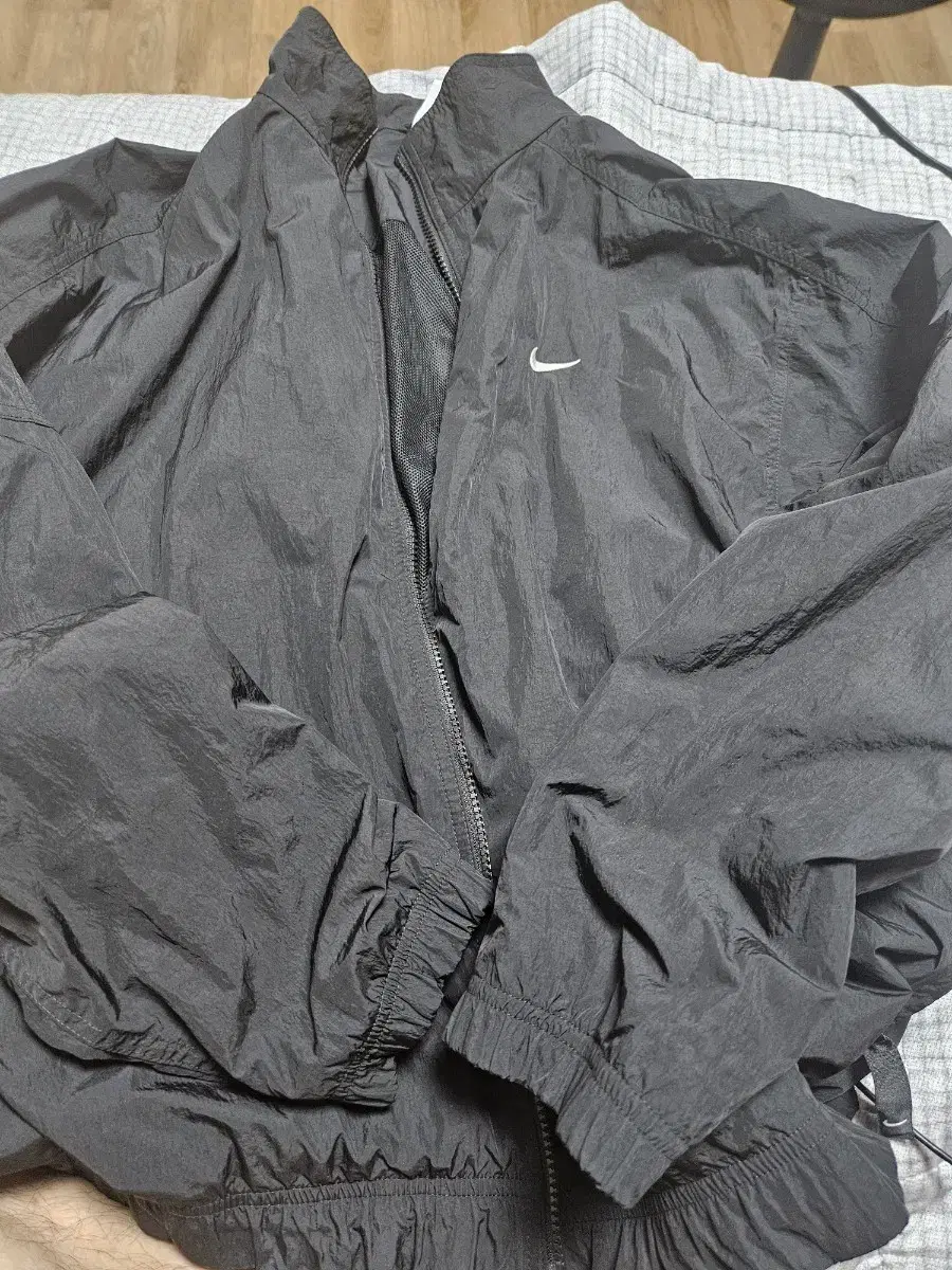 CD6543-010Nike NRG Woven Track (First Edition) Jacket Size M Windbreaker