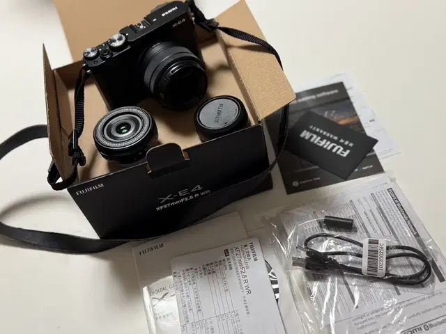 후지필름 XE-4 (풀박) + XF 27mm렌즈 + XC 15-45 렌즈