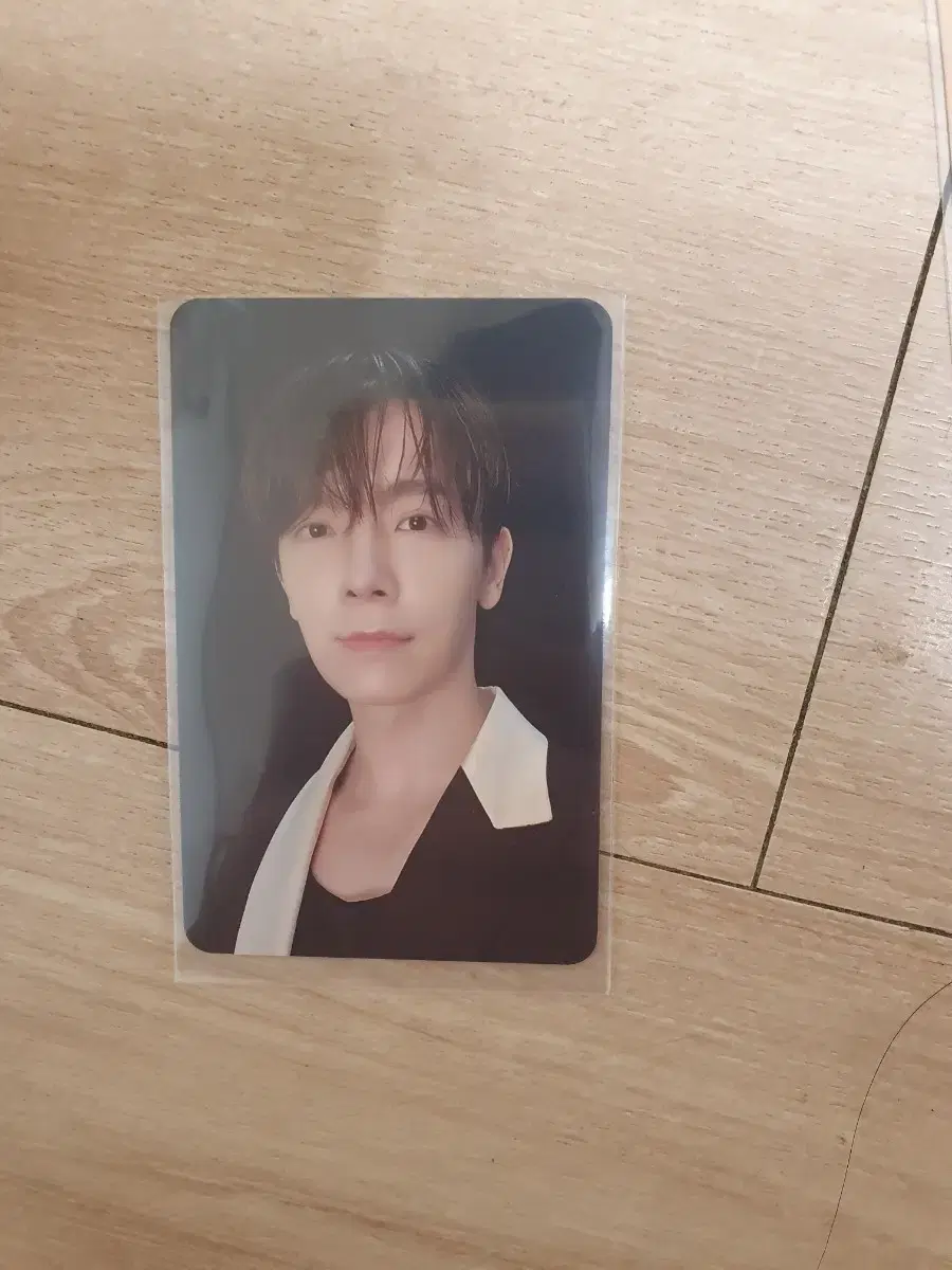 Super Junior's Diane concert photocard donghae