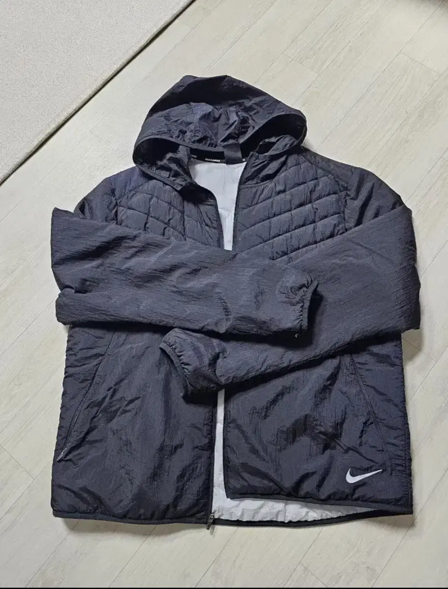 Nike AeroLayer XL