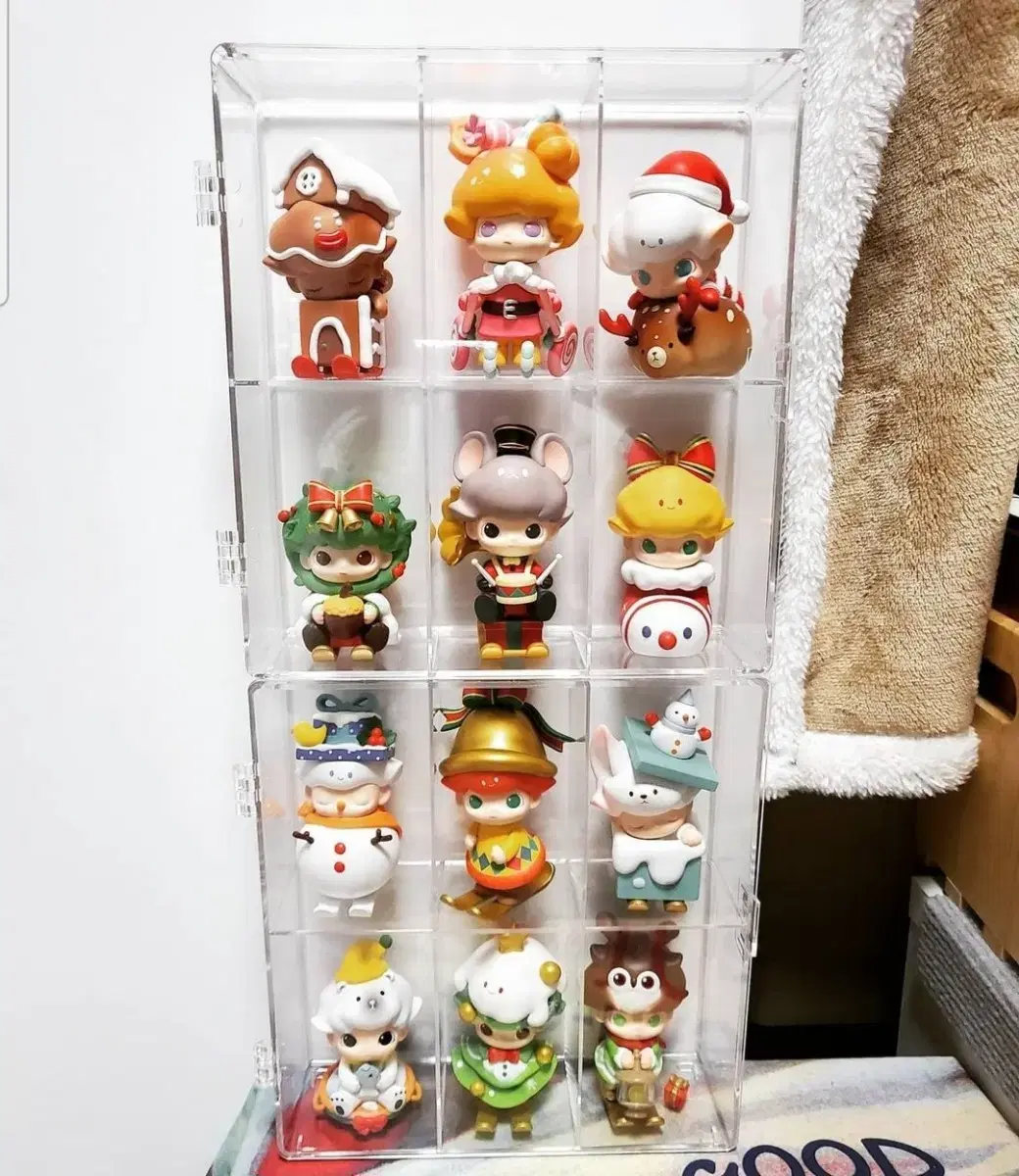 DeMuChristmas bulk CaseClean for display with kard