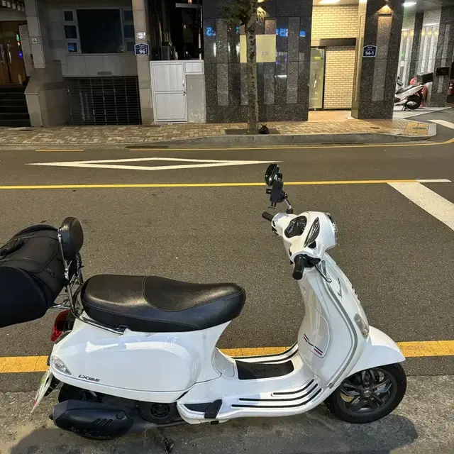 부산 베스파LX125 21년식 156XX