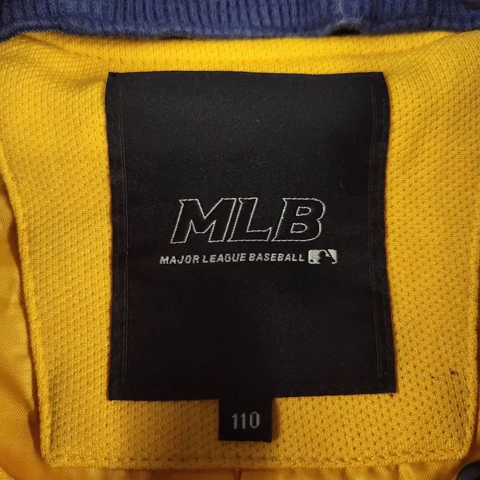 MLB 엠엘비 옐로우 네이비 클리블랜드 인디언즈 패치로고 바시티자켓 스타