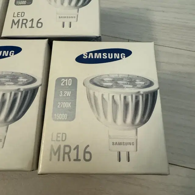 (미사용) 삼성 LED MR16 할로겐 램프 핀타입 3.2W 210루멘