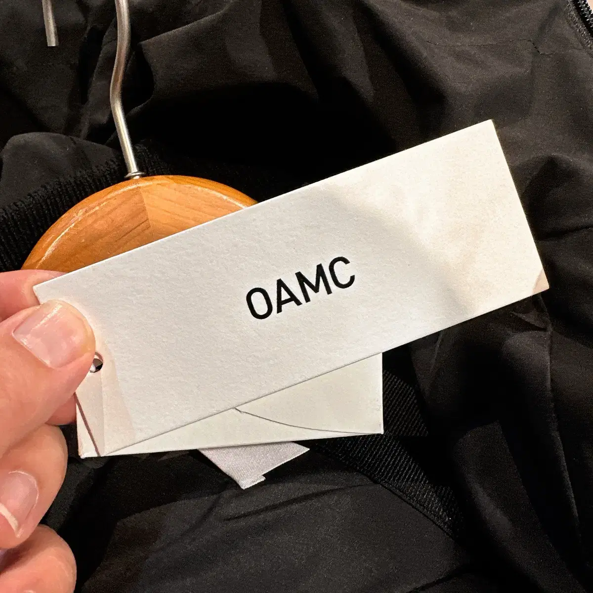 (정품/새상품) OAMC 남성 블랙 피스메이커 백로고 패딩 점퍼 85%