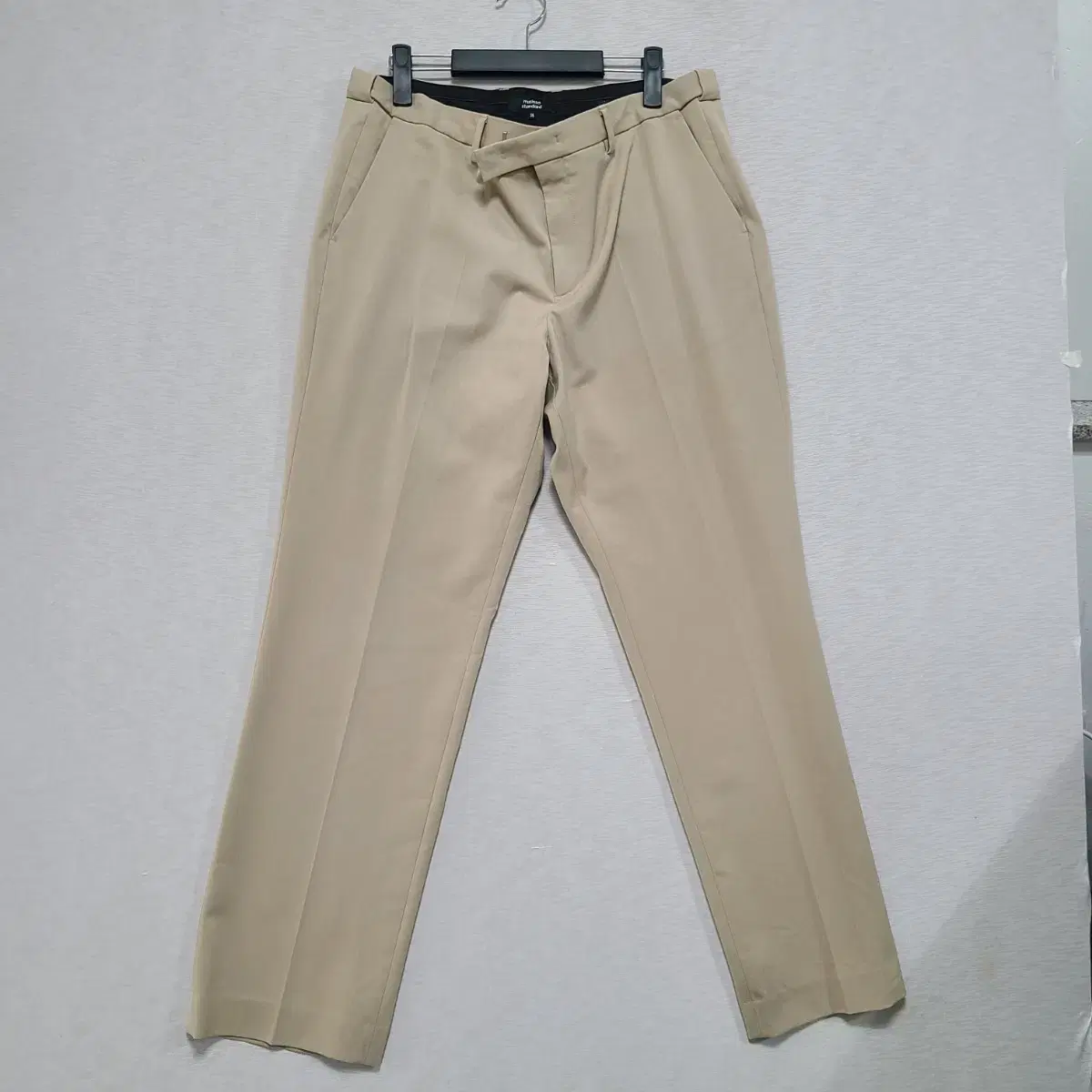 No-shirt beige slacks ㅡ0930