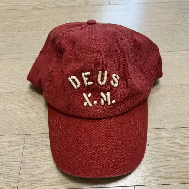 Deus 데우스 모자 캡모자 볼캡 레드 빨강 빨간색