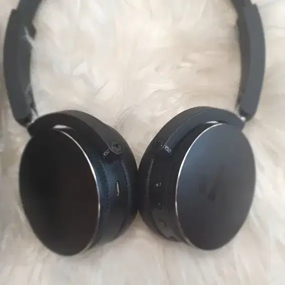 AKG Y50BT 헤드폰