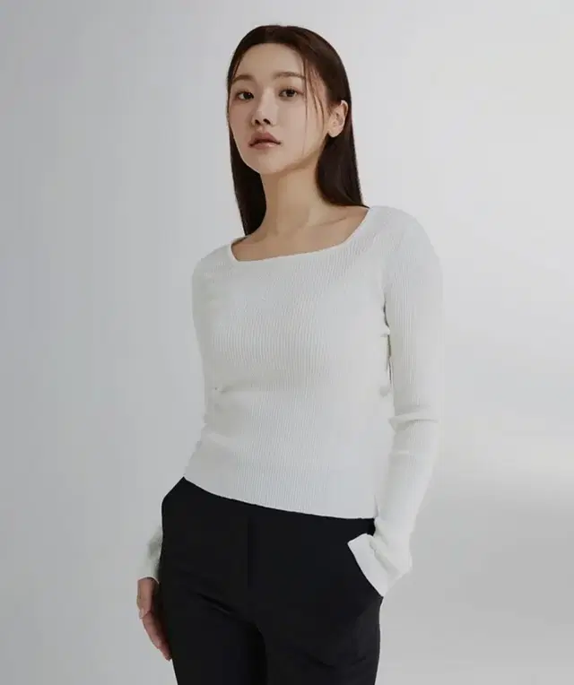 스파오 스퀘어넥 골지 니트 자라 h&m 론론 로라로라 무신사 스탠다드