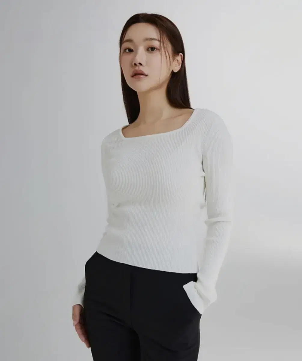 스파오 스퀘어넥 골지 니트 자라 h&m 론론 로라로라 무신사 스탠다드