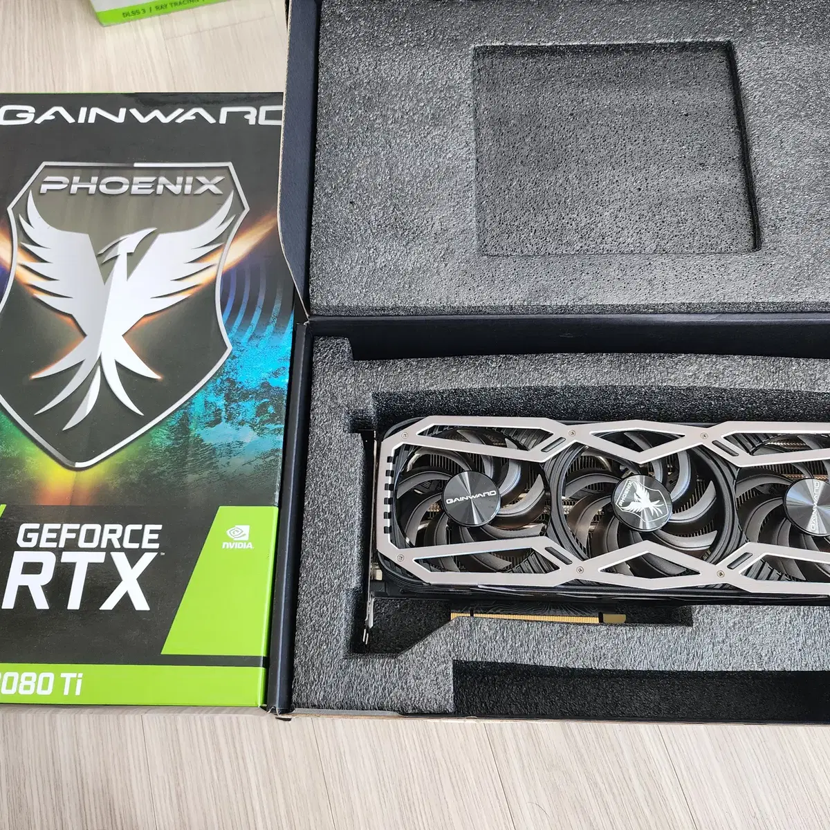 그래픽 카드 RTX 3080 Ti/ 4070 TI/거의 새것