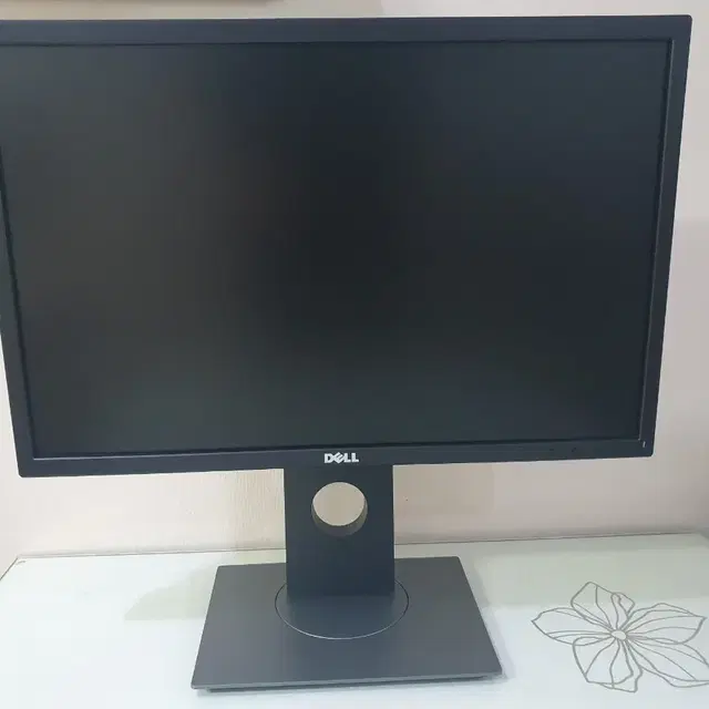 DELL P2217H 22인치 피벗 모니터