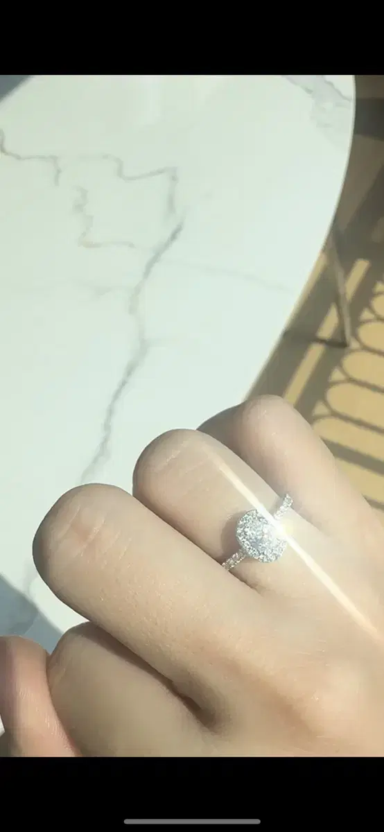 랩다이아 메인석오벌컷 0.37ct +헤일로 멜리다이아 11.5호