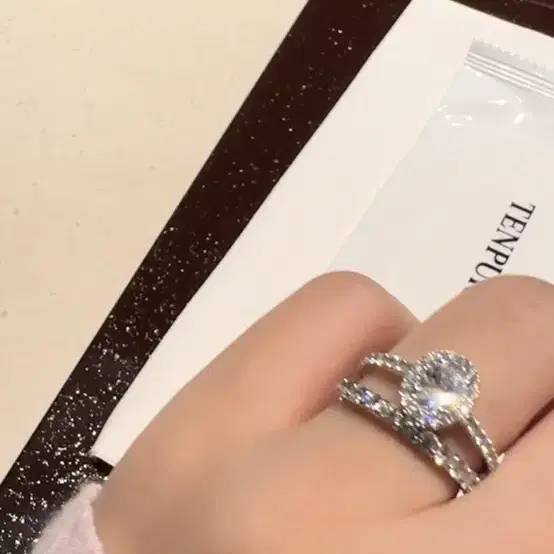 랩다이아 메인석오벌컷 0.37ct +헤일로 멜리다이아 11.5호