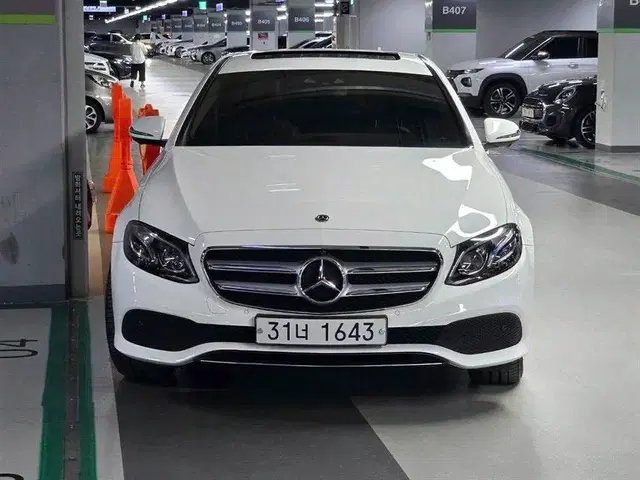 [벤츠]E-클래스 W213 E300 4MATIC 아방가르드_19년7만