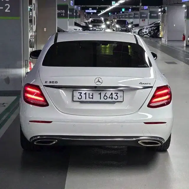 [벤츠]E-클래스 W213 E300 4MATIC 아방가르드_19년7만