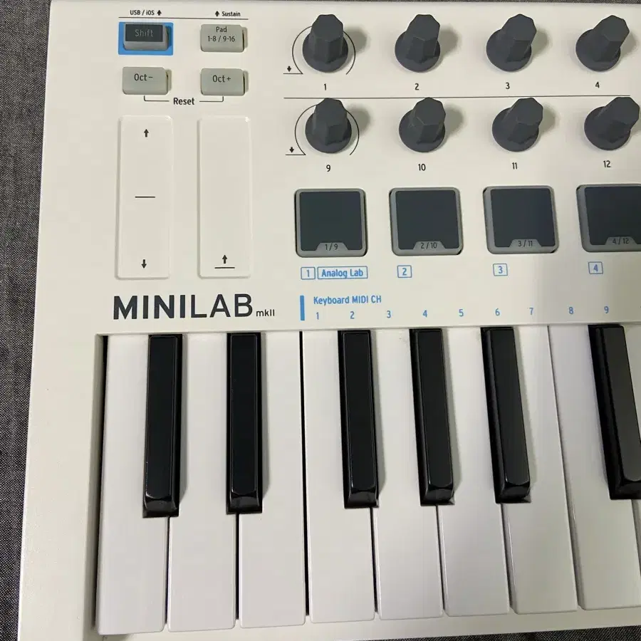 Arturia MiniLab MK2 판매합니다.