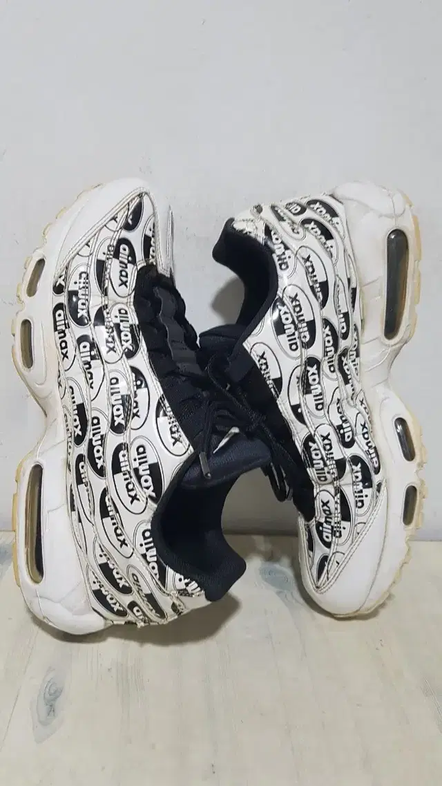 택포 260/265 정품 나이키 95 AIRMAX 프리미엄 쿠션 운동화!