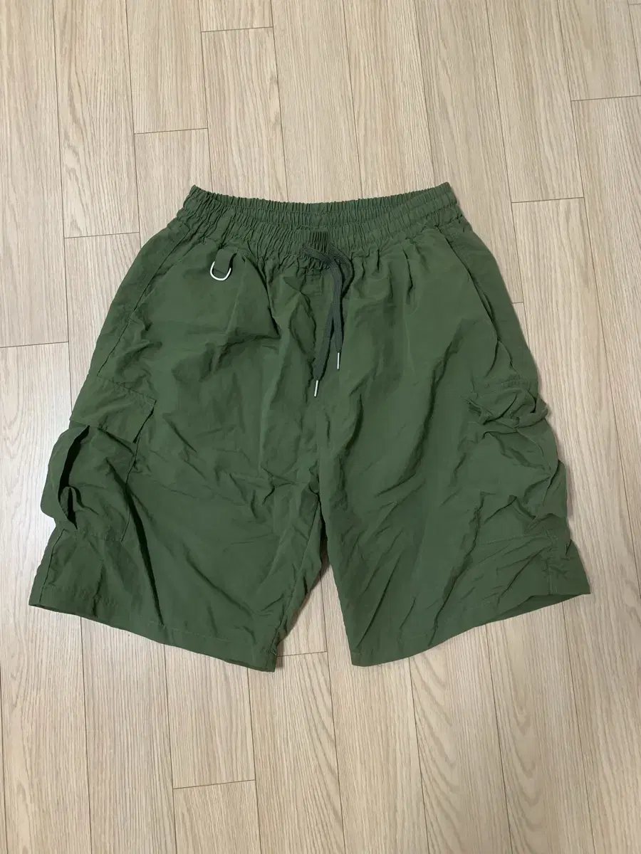 [M] Dettesit Nylon Wide Cargo Shorts Khaki