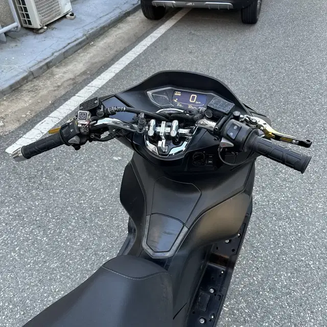 혼다 신형 Pcx 125cc ABS 21년식 상태 좋습니다 급처합니다