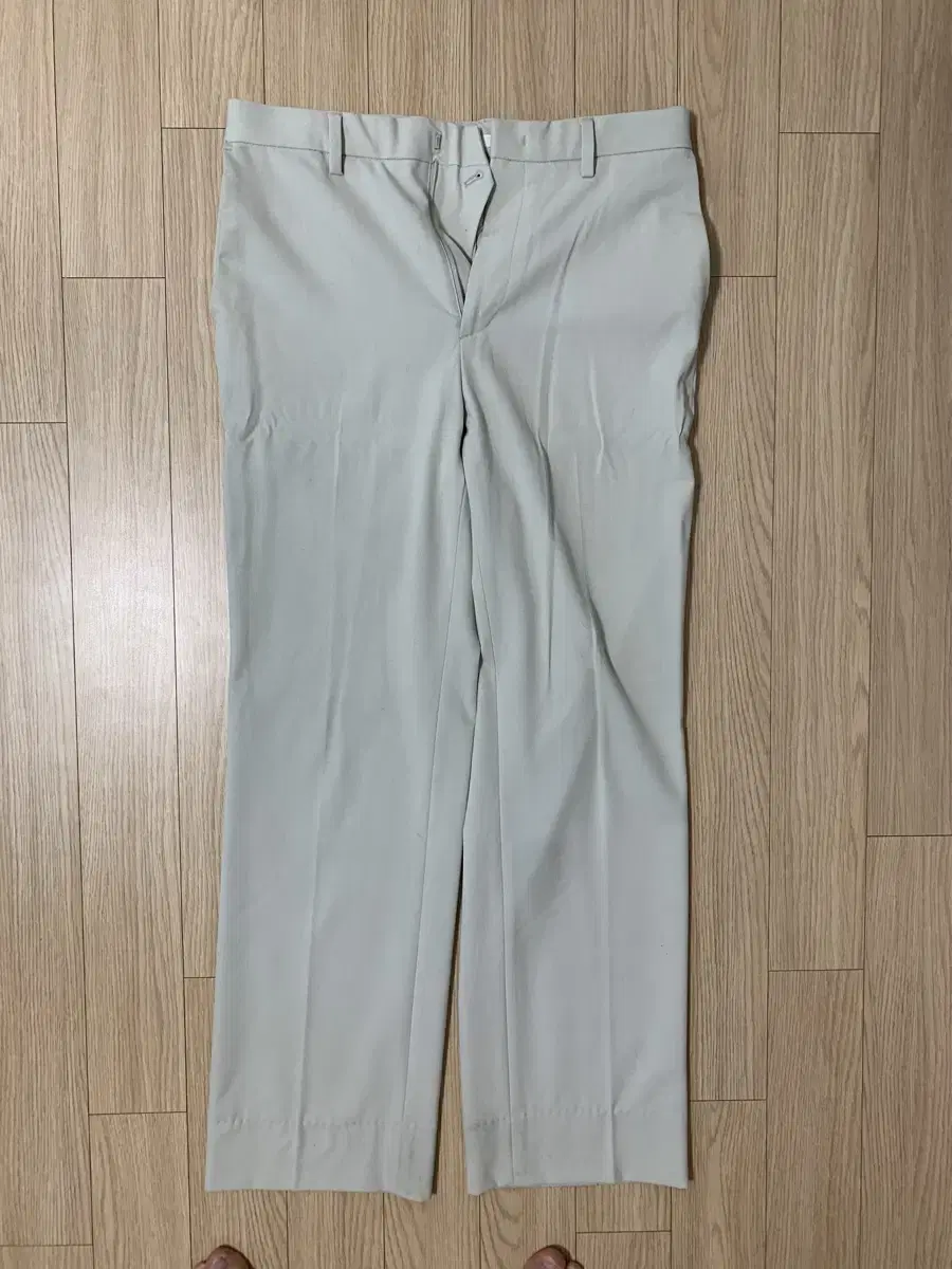 [M] dey Light Good Fit semi Wide Hidden Banding Slacks Ivory