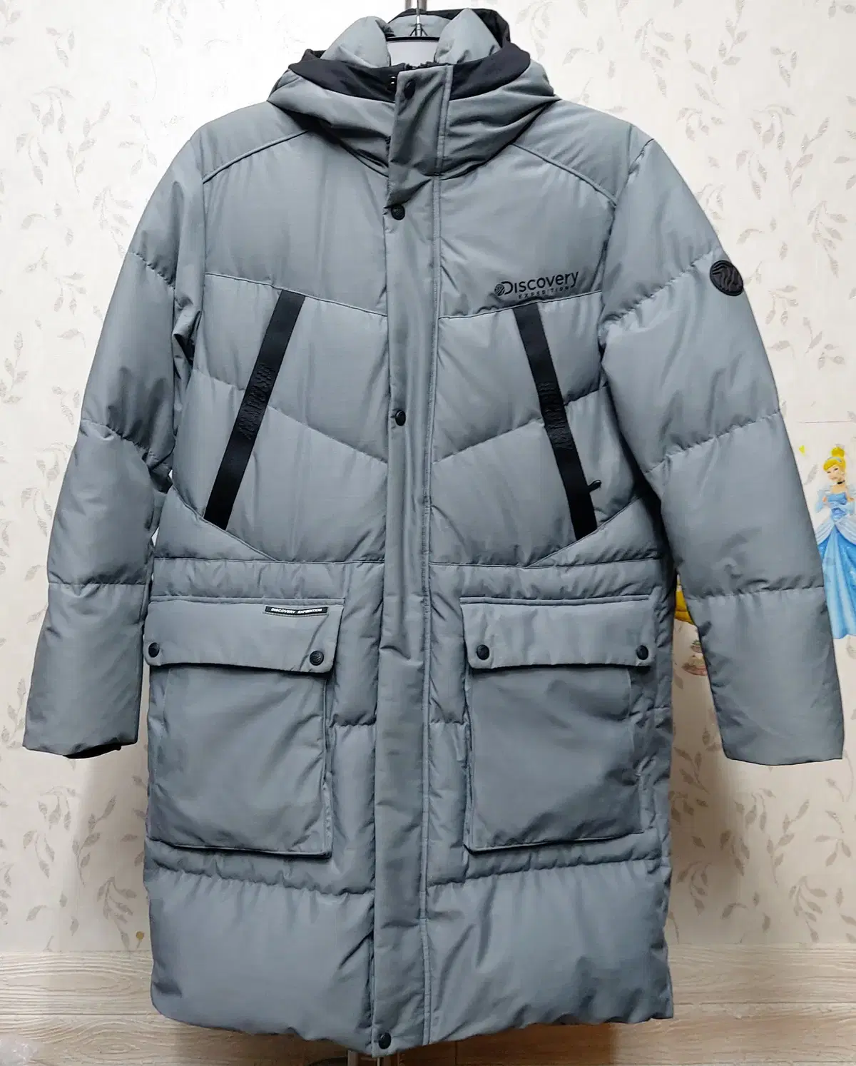 Discovery 100-105 Cockaburn Duck Down Jacket/Long Padding. Specialty A