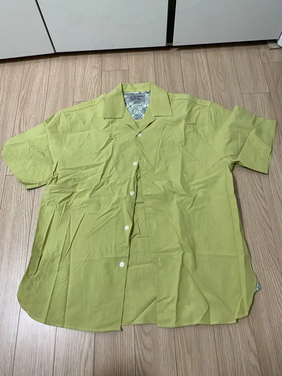 [m] brick open kara shirt yel