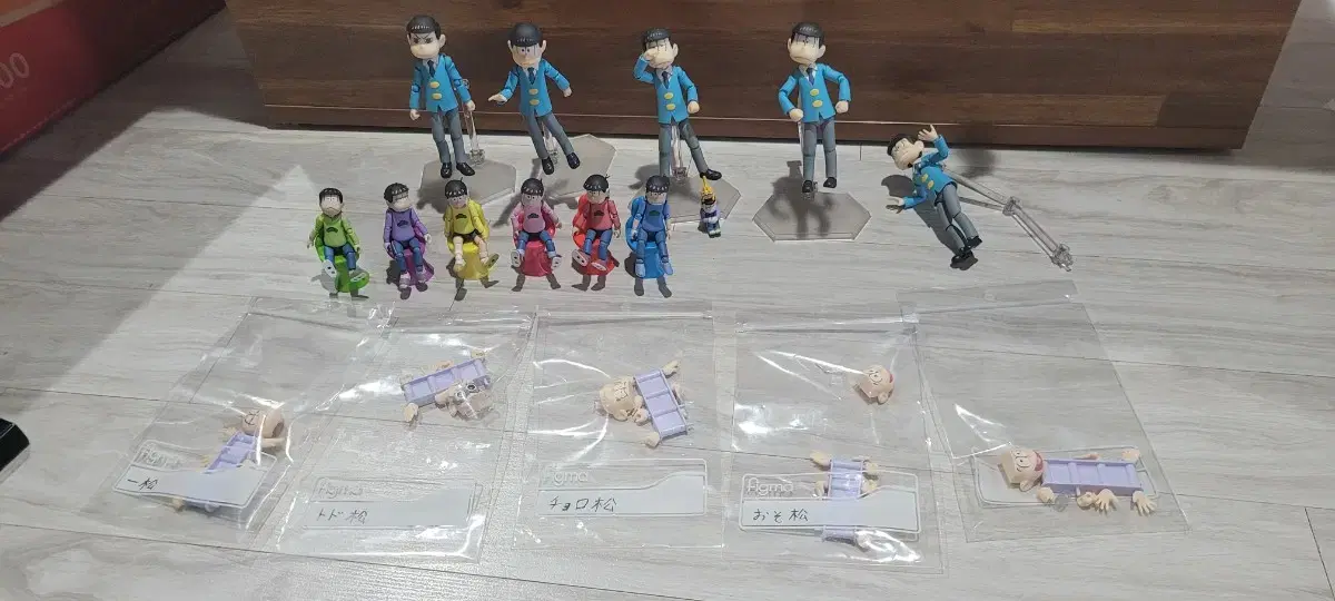 I sell Osomatsu statue figure bulk 