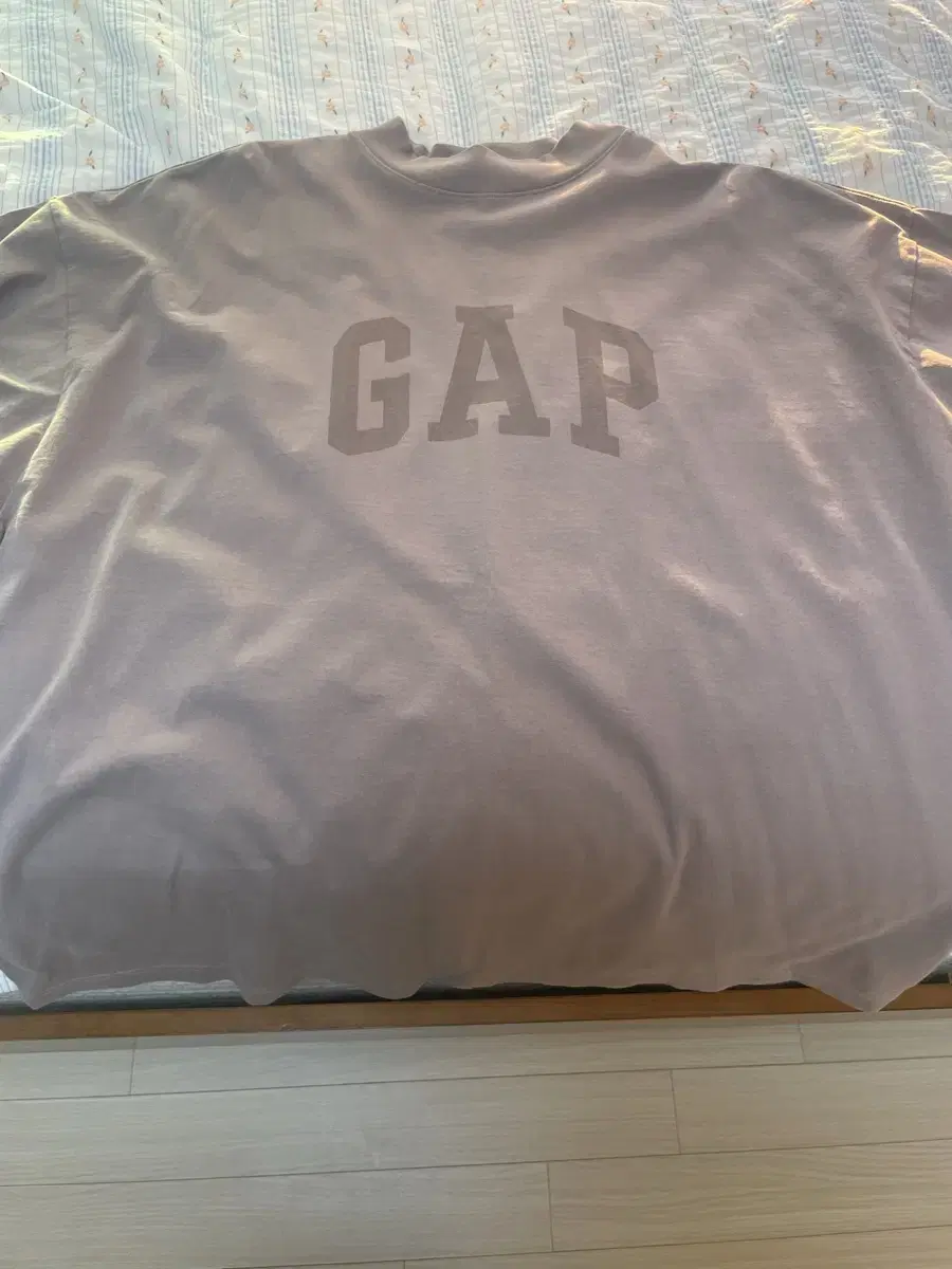 E.JI Gap Balenciaga Short Sleeve