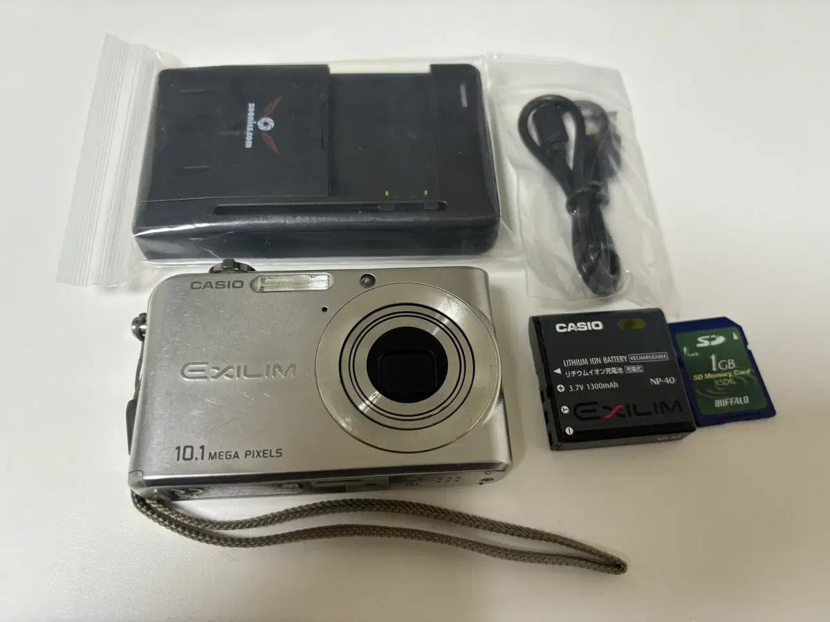 Casio EX-LIM EX-Z1000 Digital Camera